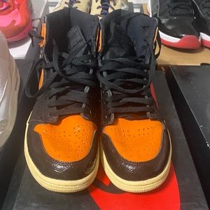 Air Jordan 1 retro High OG shatters backboard